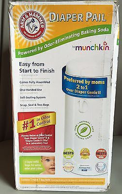 Munchkin Arm & Hammer Diaper Pail    I105MRC