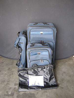 U.S. Traveler Functional 5-Pc Luggage Set  G42910RB