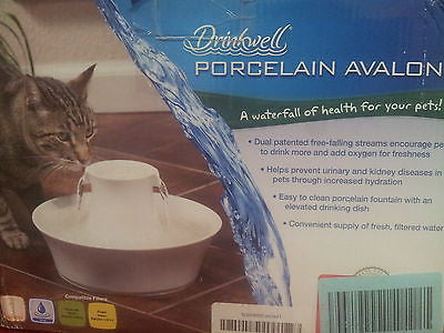 PetSafe Drinkwell Ceramic Avalon Fountain for Pets J1069O