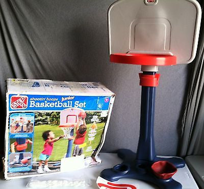 Step2 Shootin' Hoops Junior Basketball Set   I1013MRS