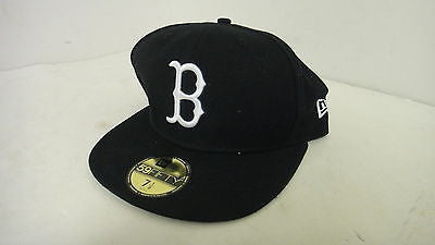 MLB Boston Red Sox Black With White 59FIFTY Fitted Cap, 7 1/8 BLACK   I9911K